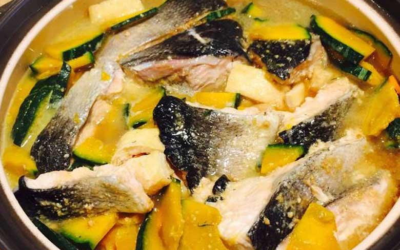 Cách làm lẩu cá hồi ngon rau củ cùng thưởng thức