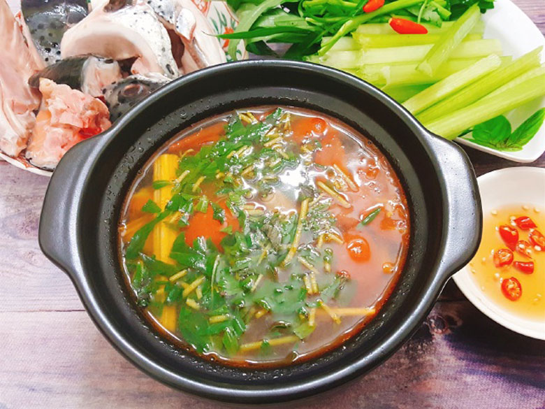 Cách nấu lẩu cá hồi chua cay và thưởng thức