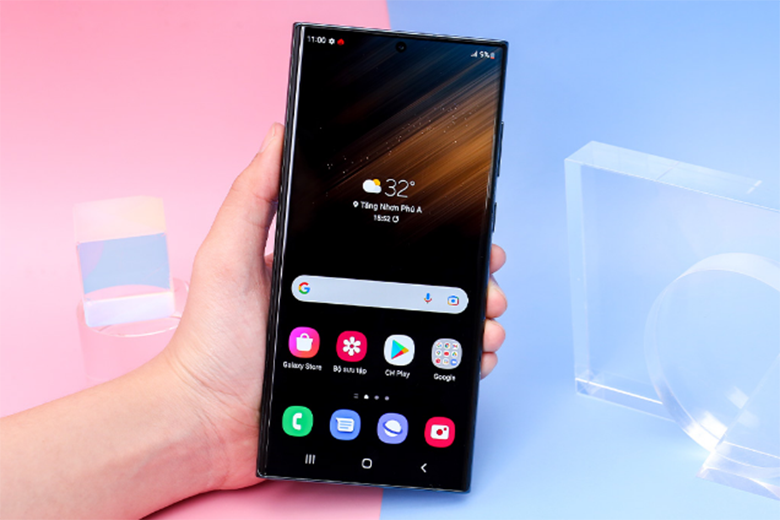 Màn hình bo cong tinh tế - Điện thoại Samsung Galaxy S22 Ultra 12GB/256GB Đỏ 