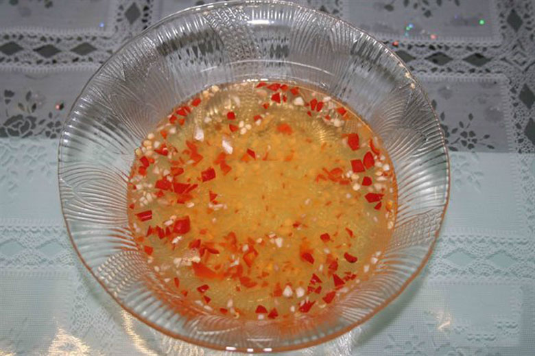 Cách làm cá nướng cuốn bánh tráng làm nước chấm