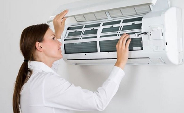 Cách kiểm tra lốc điều hòa là kiểm tra phần van lá đẩy