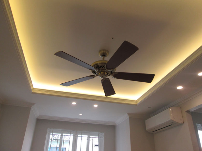 Có nên bật quạt hút trong phòng máy lạnh lợi ích sẽ làm mát phòng nhanh chóng