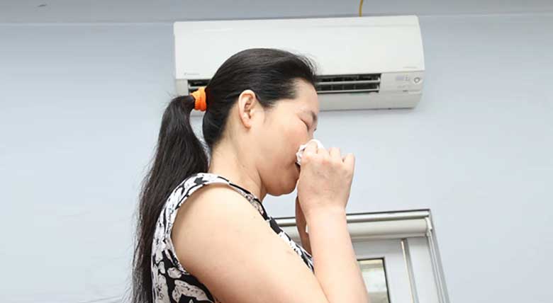 Điều hòa có mùi khai do ống xả nước