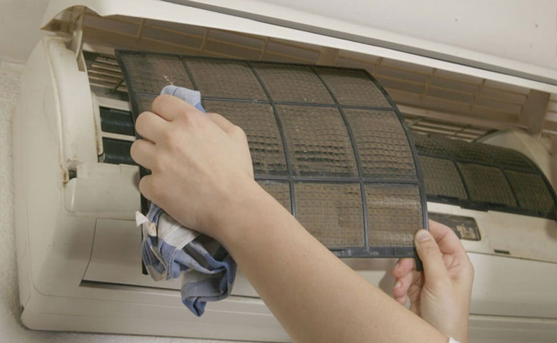 Máy lạnh lúc mát lúc không bị bám bụi bẩn nhiều