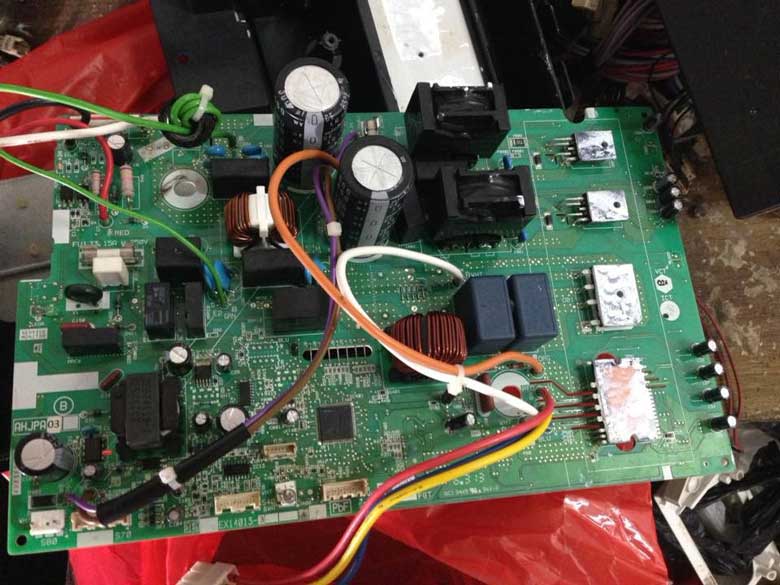 Lỗi U5 điều hòa Daikin cách khắc phục về bo mạch