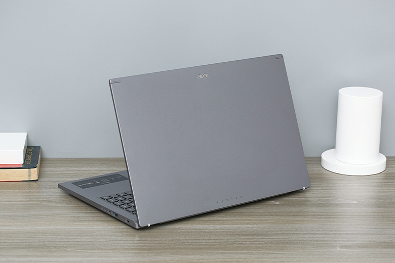 Laptop Acer Aspire 5 A515-58M-79R7