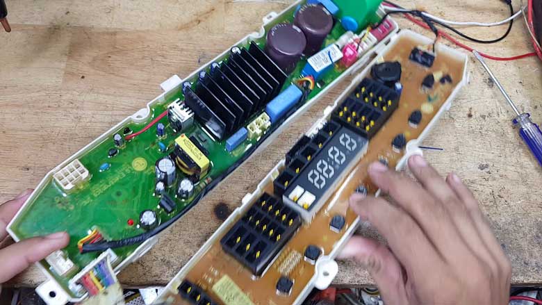 Máy giặt LG Inverter báo lỗi oe do hỏng bo mạch