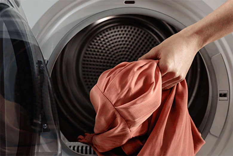 Máy sấy bơm nhiệt Electrolux Inverter 9 kg EDH903R9WB