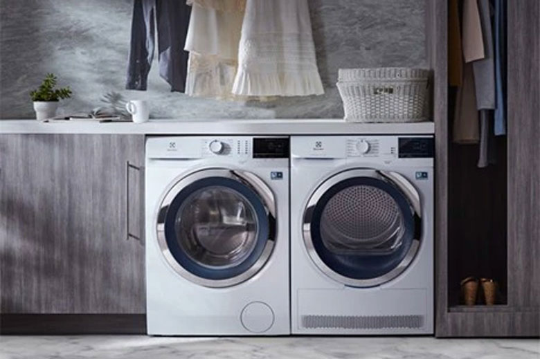Máy sấy bơm nhiệt Electrolux 8 kg EDH804H5WB