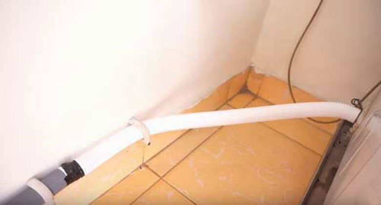 Máy giặt Samsung báo lỗi 5C do ống dẫn thải nước