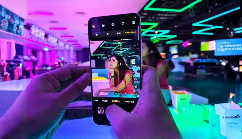 Điện thoại Oppo có khả năng quay chụp sắc nét trong cả điều kiện thiếu sáng