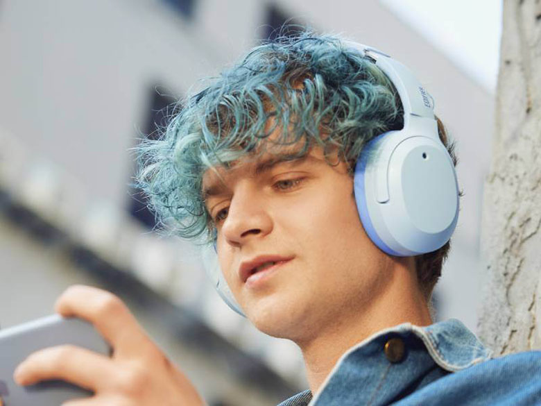 Âm thanh khớp hình ảnh - Tai nghe Edifier chụp tai Bluetooth W820NB Plus