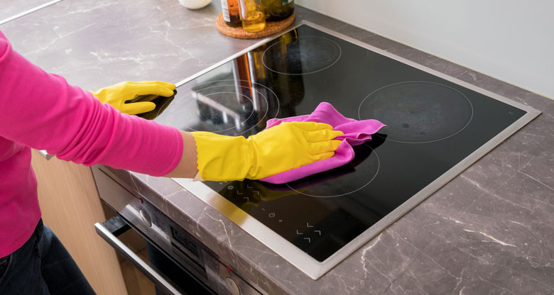 Bếp từ vào điện nhưng không nóng - Cần vệ sinh bếp định kỳ