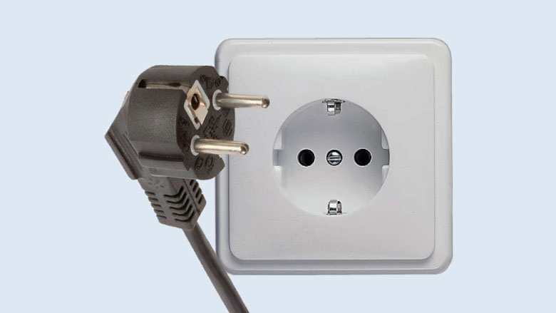 Bếp từ vào điện nhưng không nóng - Cần sử dụng ổ cắm riêng cho bếp