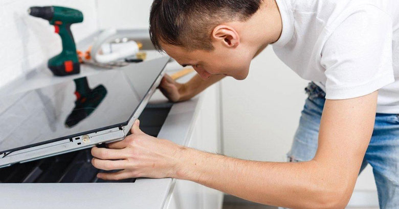 Bếp từ Bosch báo lỗi E31 do nguyên nhân từ lắm đặt không đủ khe thoáng