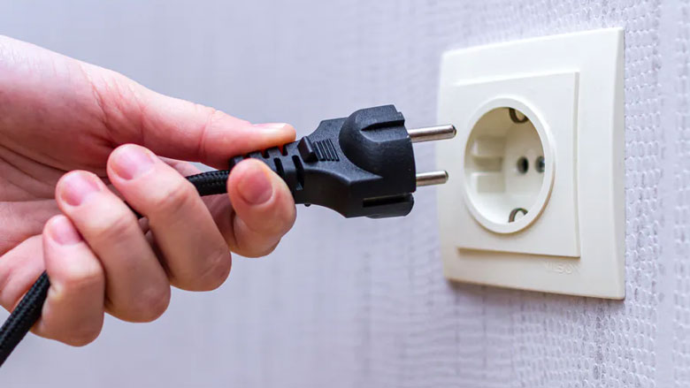 Bếp từ Bosch báo lỗi E31 - Tắt bếp và rút điện