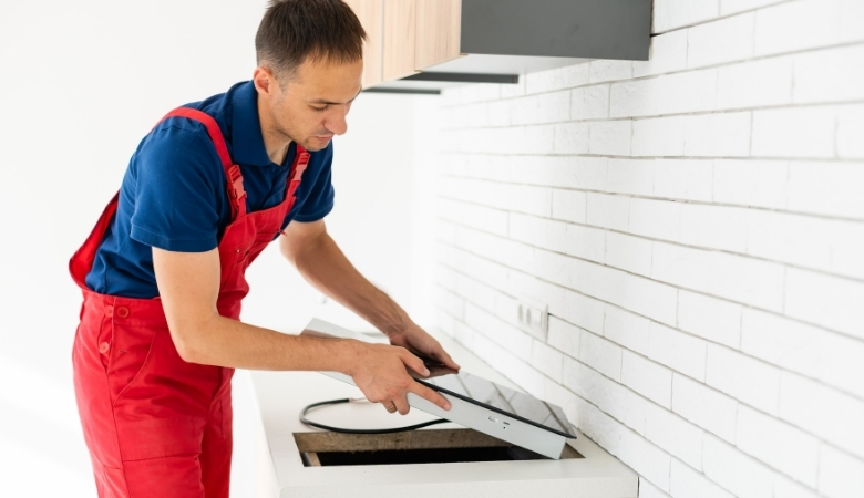 Bếp từ lên nguồn rồi tắt có thể là cơ chế tự bảo vệ của bếp