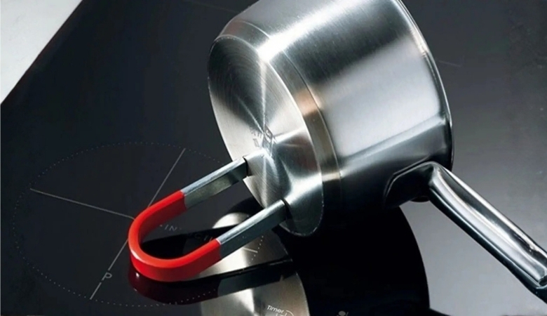 Cách xử lý bếp từ không nóng kêu tạch tạch do sử dụng bộ nồi không phù hợp