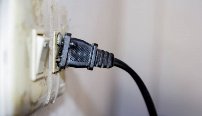 Lỗi Er4 máy lọc nước Karofi do ổ cắm lỏng