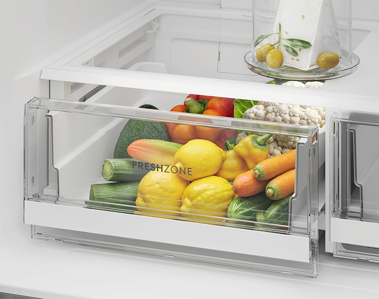 Tủ lạnh Electrolux Inverter EQE4955A-B ngăn rau quả giữ ẩm