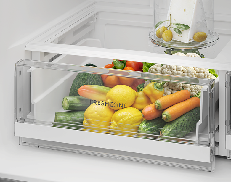 Tủ lạnh Electrolux Inverter EQE5755A-B ngăn rau quả giữ ẩm