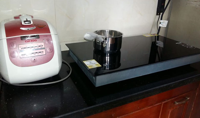 Bếp từ âm có lắp dương được không?