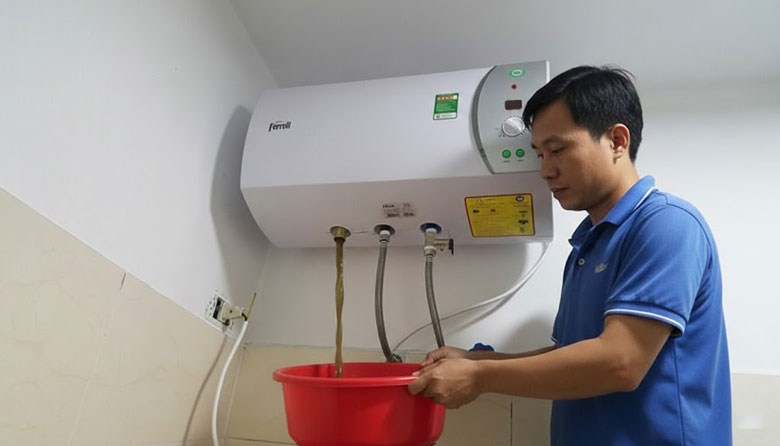 Van xả cặn bình nóng lạnh Ferroli - Nên xả cặn định kỳ