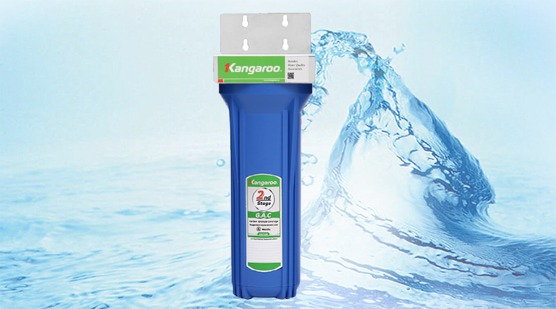 Cốc 2 với lõi than hoạt tính gáo dừa, giúp hấp thụ mùi vị, thuốc sâu, kim loại nặng, Clo dư trong nước