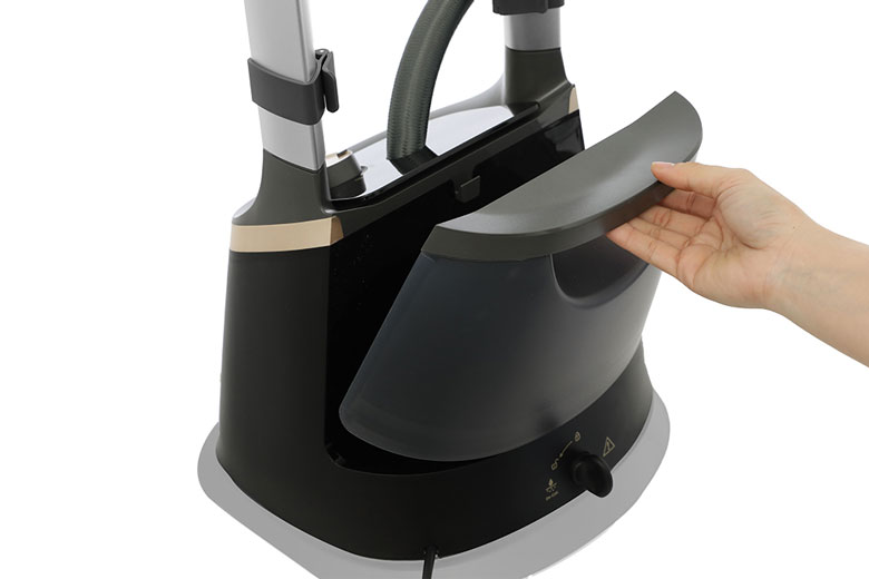 Bàn là hơi nước cây đứng Philips STE3170/80 - Bình chứa dung tích lớn, tháo rời dễ dàng