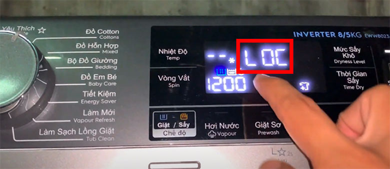 Máy giặt Electrolux báo lỗi LOC khái niệm là gì?