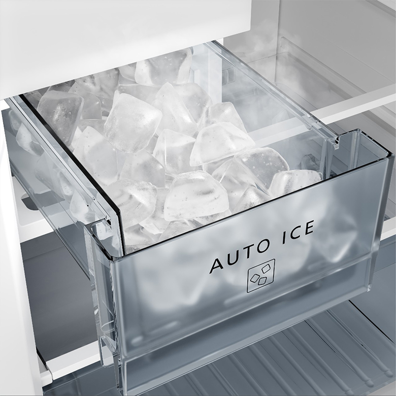 Tủ lạnh Panasonic Inverter 300 lít NR BV331GPKV xuất hiện làm đá tự động