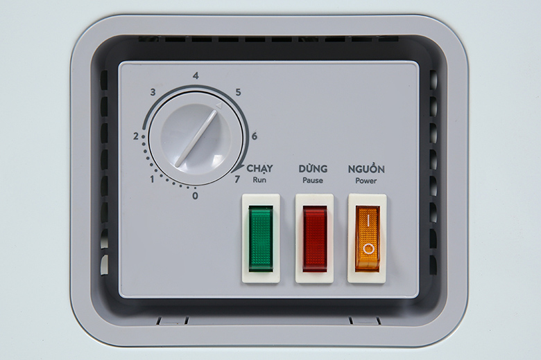 Tủ đông kháng khuẩn Kangaroo KG266NC2 với bảng điều khiển dễ chỉnh