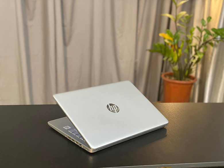 Laptop HP 14s-dq2620TU 6K774PA màn hình HD sắc nét