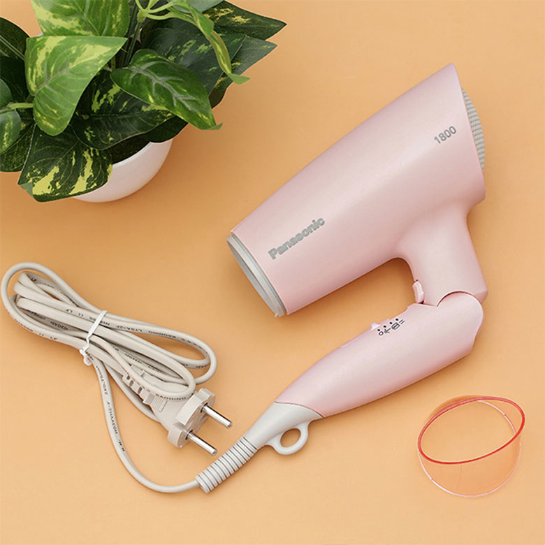 Máy sấy tóc Panasonic EH-ND37-P645 1800W - Thiết kế hiện đại, nhỏ gọn