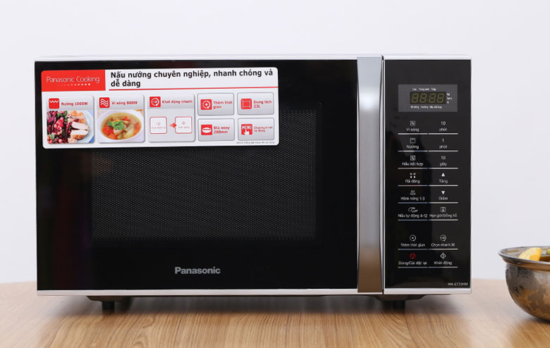 5 Món quà gia dụng thiết thực tặng vợ yêu 8/3 - Lò vi sóng Panasonic có nướng 23 lít NN-GT35HMYUE