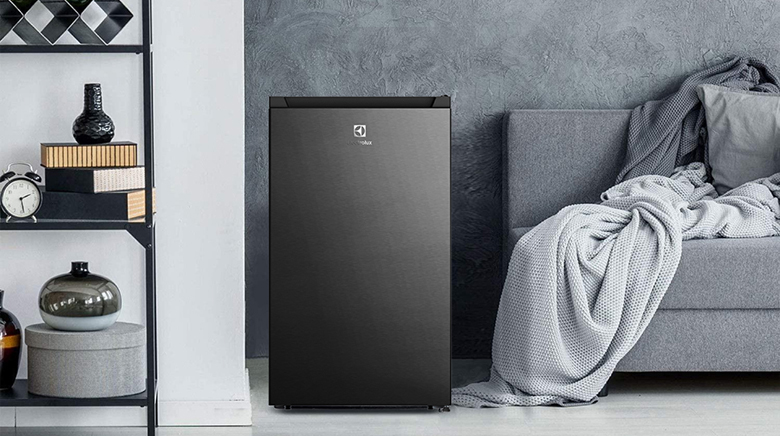 Tủ lạnh mini có ngăn đá không? Nhắc đến sản phẩm tủ lạnh Electrolux 94 Lít EUM0930BD-VN