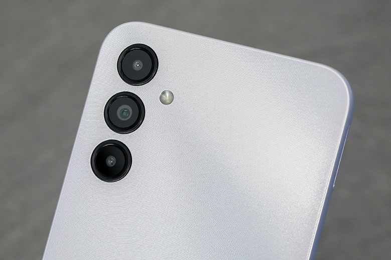 Điện thoại Samsung Galaxy A14 5G 4GB/128GB Bạc - Camera chất lượng