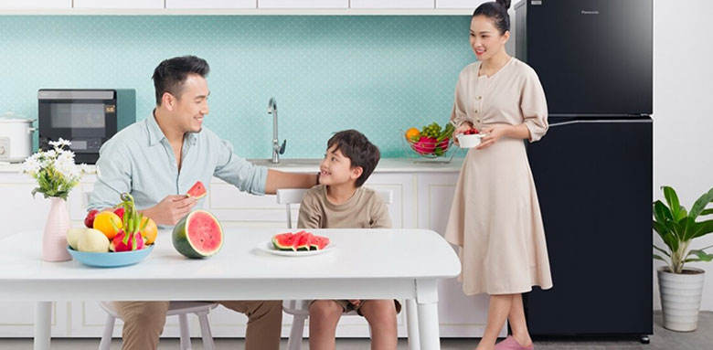 Tủ lạnh Panasonic ngăn đá trên 268 lít NR-TV301BPKV