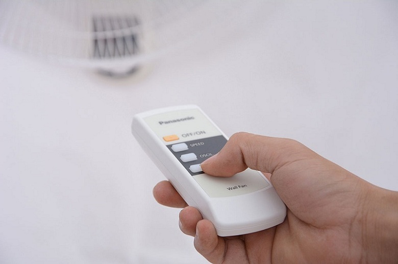 Quạt treo tường Panasonic F-409M1